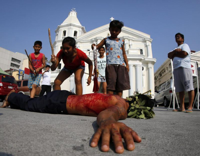 Religious whipping marks Good Friday in Philippines - Vimarsana News