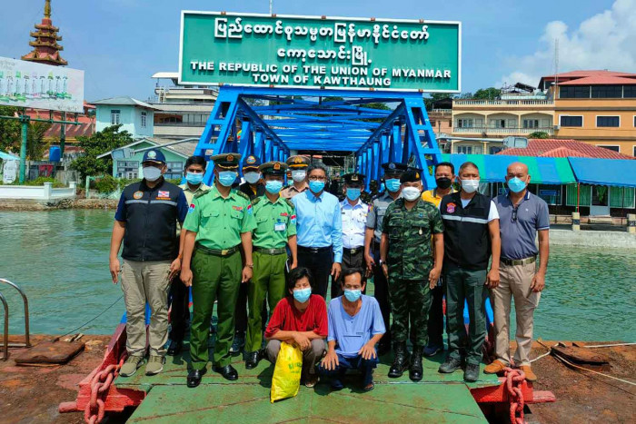 Myanmar returns two Thai fishermen - Vimarsana News