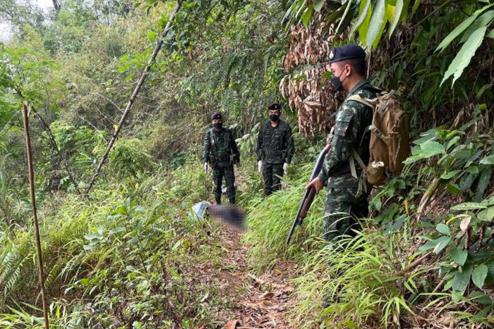 Bangkok Post - 8 drug couriers killed in border clash, 4.5m speed pills ...