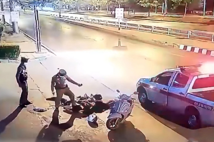 Two cops sidelined after teens assaulted - Vimarsana News