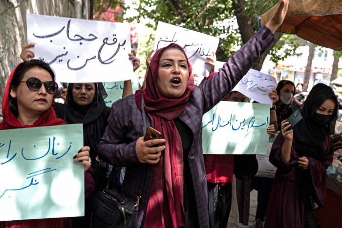 Afghan women TV presenters defy Taliban - Vimarsana News