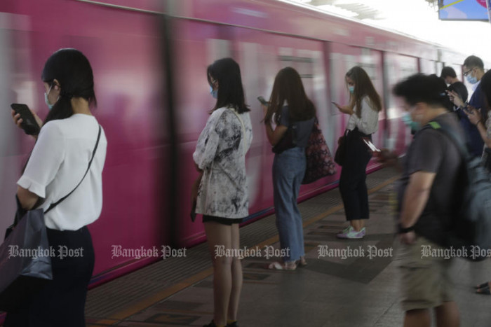 Skytrain offers hair advice