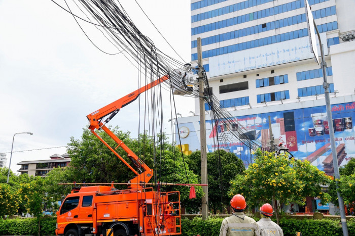 Naradhiwas Rajanagarindra power cables put underground - Vimarsana News