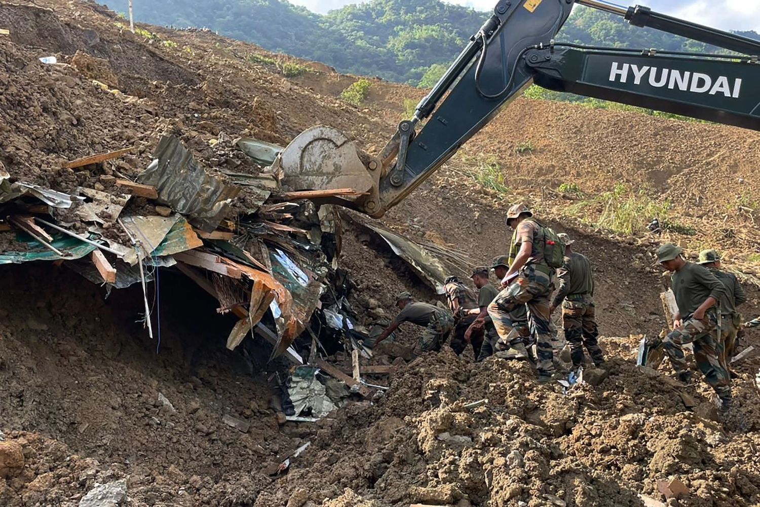 At least 25 dead in Indian landslide