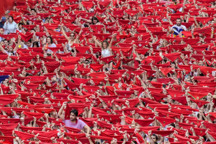 Viva! Spain bull-running fiesta returns after pandemic pause - Vimarsana News