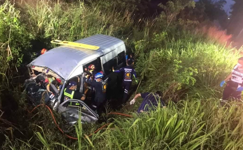 Bangkok Post - 8 killed, 2 hurt in van taking passengers to make merit