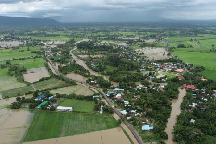 Heavy rain spurs flood warnings