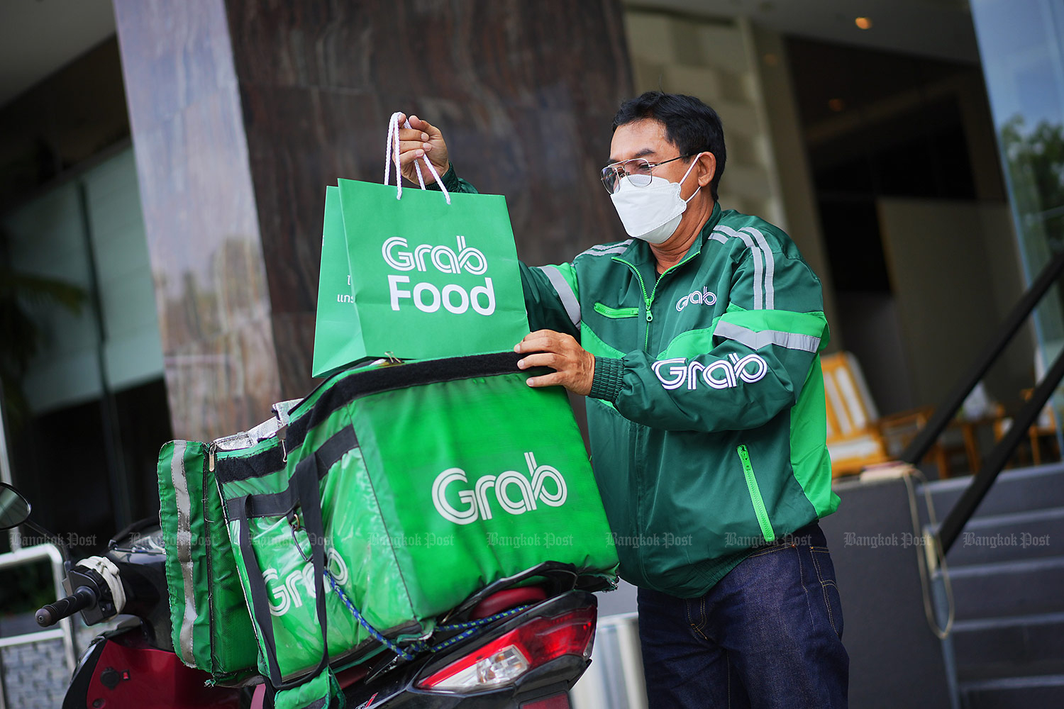 Bangkok Post Copayment spurs online food delivery