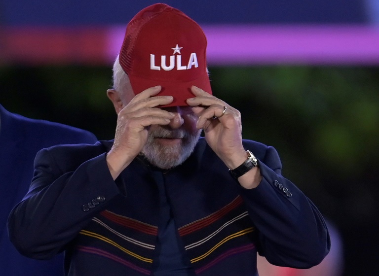 Forty-seven percent of those surveyed by the Datafolha consulting firm said they intended to vote for Brazil's ex-president Luiz Inacio Lula da Silva in October elections