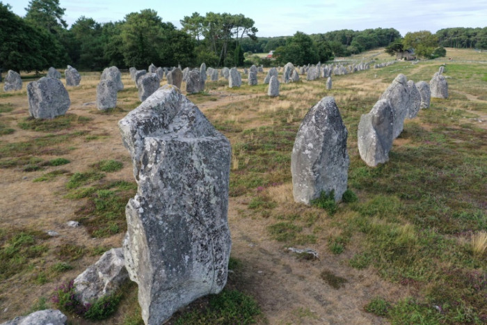 15 Standing Rocks Is In Bangkok Post - Huge complex of 500 standing stones found in Spain