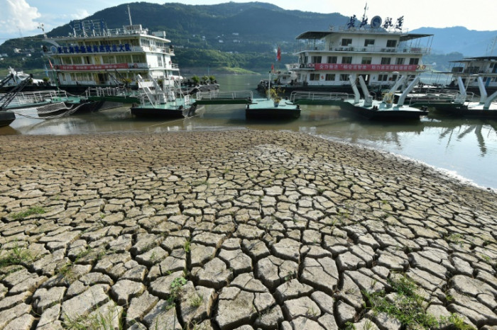 Chinese city dims lights in heatwave power crunch - Vimarsana News