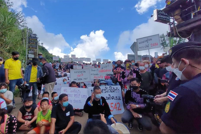 Demolition of resorts on Chiang Mai's Mon Cham mountain sparks fury - Vimarsana News