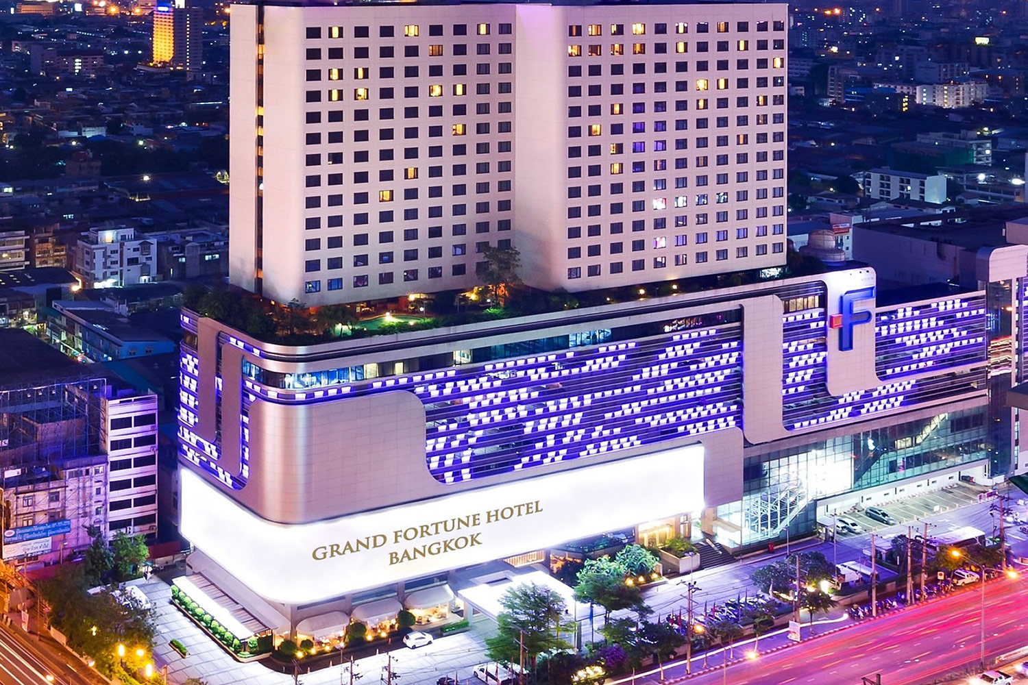 Grand Fortune Hotel Bangkok on Ratchadapisek Road near MRT Rama 9 recorded the highest rate of occupancy.