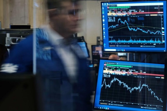 Asia stocks tumble to lowest since May 2020 on strong dollar pain - Vimarsana News
