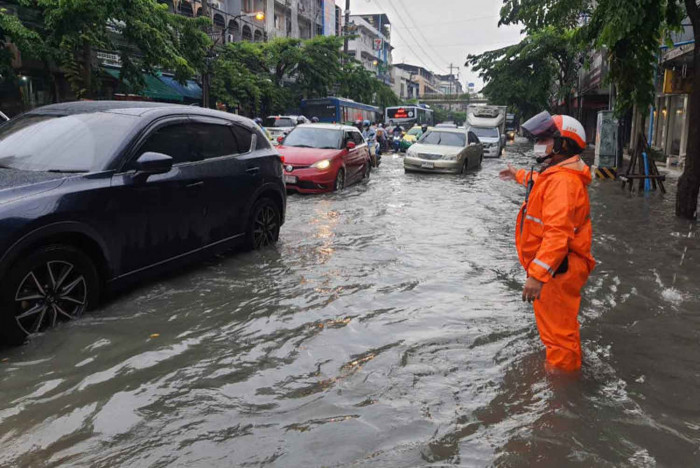 Chadchart plans 'flood highway' - Vimarsana News