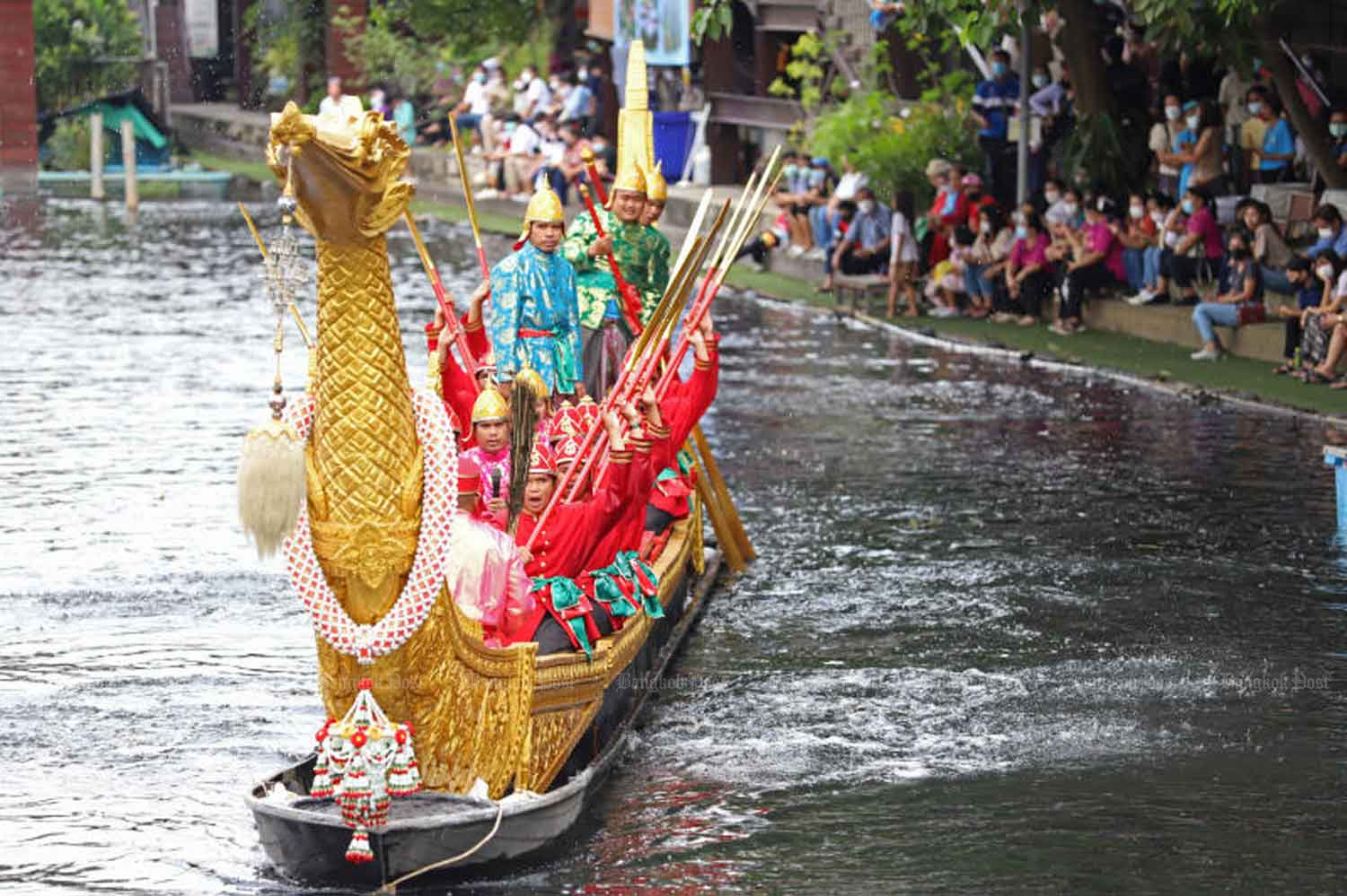 A boat modelled after the Suphannahong royal barge is on show along Saen Saep canal at the Khwan Riam waterside market in Soi Serithai 60, Min Buri, on Sunday when the country logged 242 new Covid-19 patients and 11 new fatalities related to the disease. (Photo: Varuth Hirunyatheb)