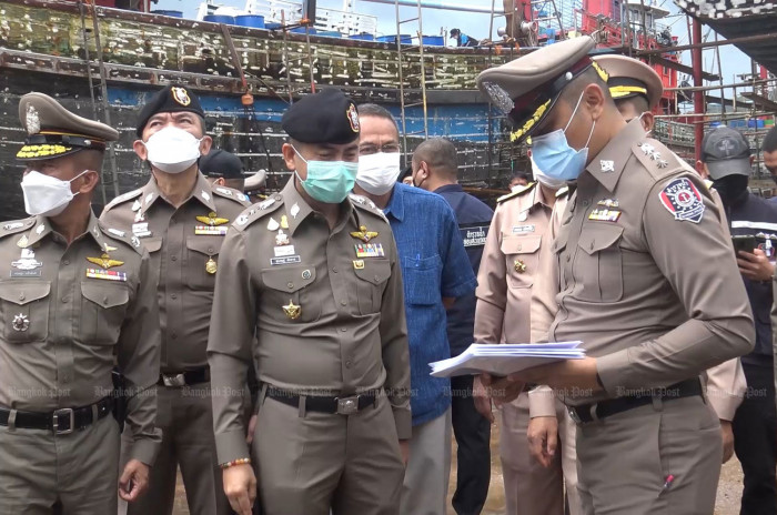 11 immigration police, officials arrested on bribery charges