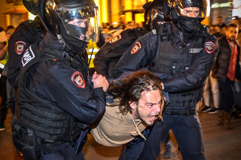 President Putin's mobilisation of civilians to fight in Ukraine has sparked protests in Russia President Putin's mobilisation of civilians to fight in Ukraine has sparked protests in Russia