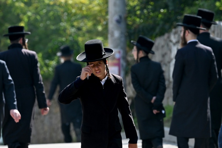 Tens of thousands of Jewish pilgrims in Ukraine despite war