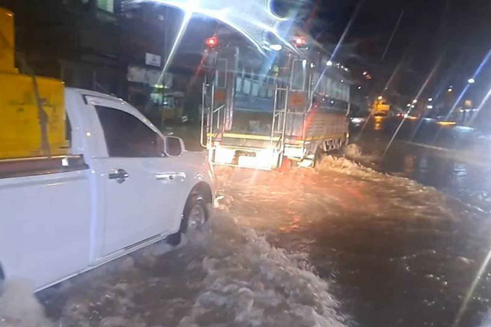 Storm weakens but flood threat remains - Vimarsana News