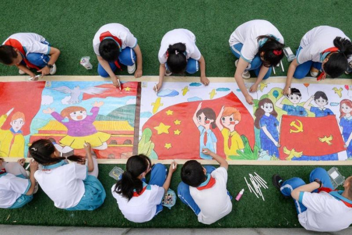 Chinese lawmakers want schools to spend less time teaching English - Vimarsana News