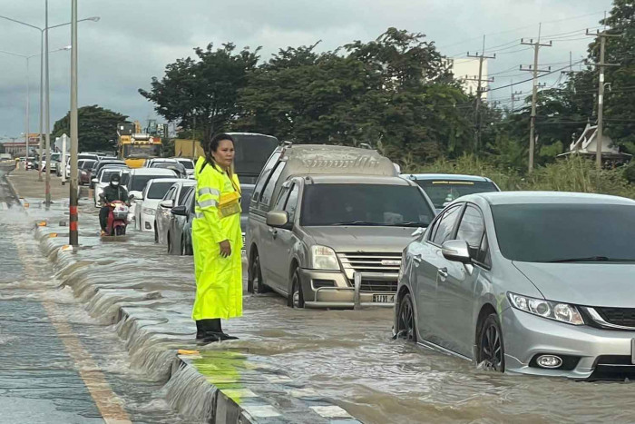 Ayutthaya-Sena road flooded - Vimarsana News