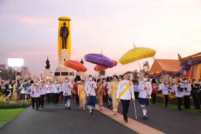 Re Rama Ix Bangkok Post - Thousands honour Rama IX