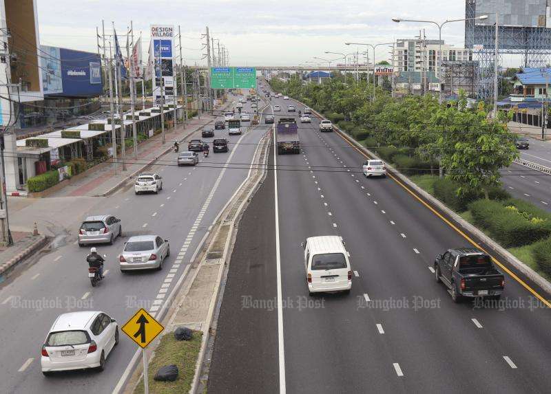 Bangkok Post - Phone use has to be handsfree