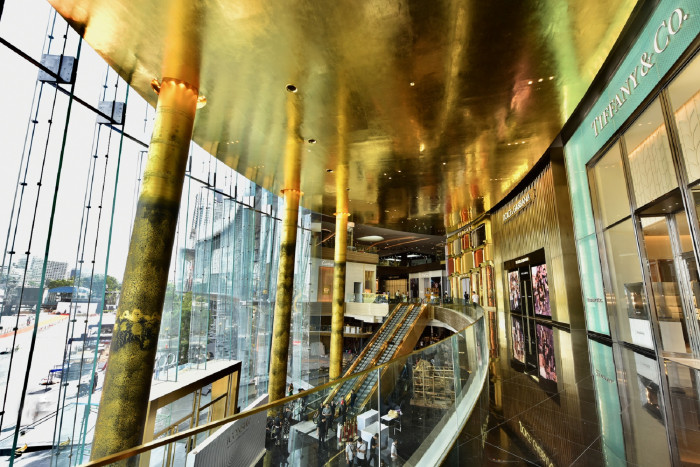 Go on an art tour at Iconsiam - Vimarsana News