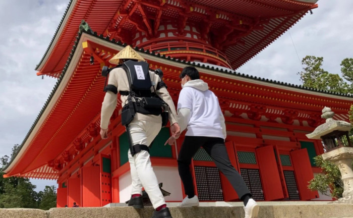 Japan robot suit helps users walk again - Vimarsana News