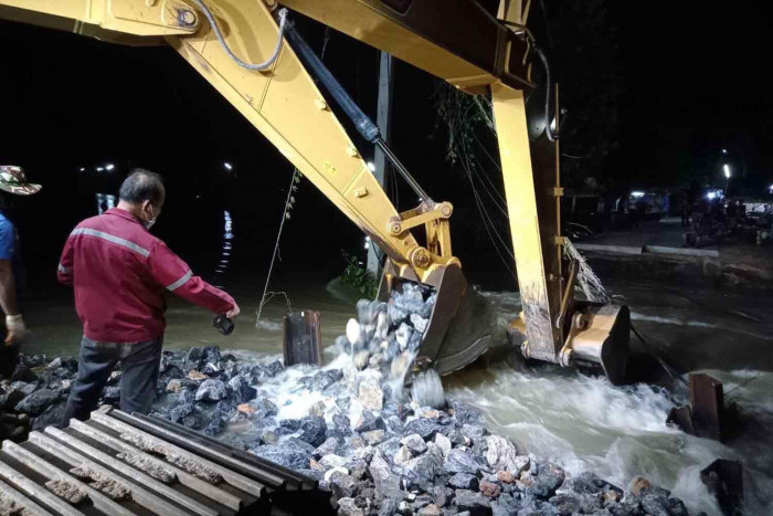 Ayutthaya industrial estates 'well protected' from flooding - Vimarsana News