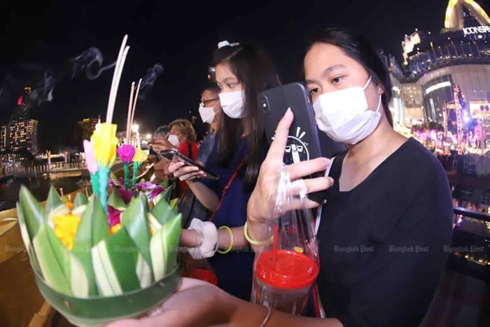 More krathong floated in Bangkok than last year - Vimarsana News