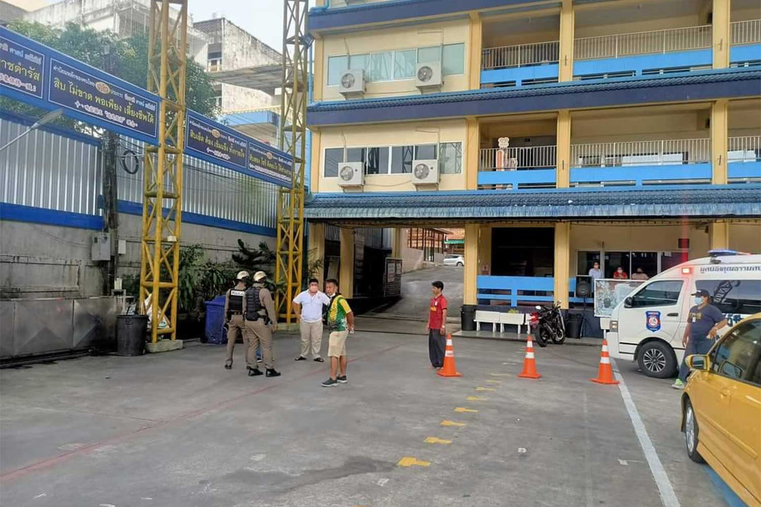 Police at Ming Xin school in Muang district of Ranong province after a 43-year-old man allegedly fired 18 shots into the school grounds on Sunday. There were no injuries. (Photo: Tekka Cheemeng Khor Ranong rescue team Facebook)