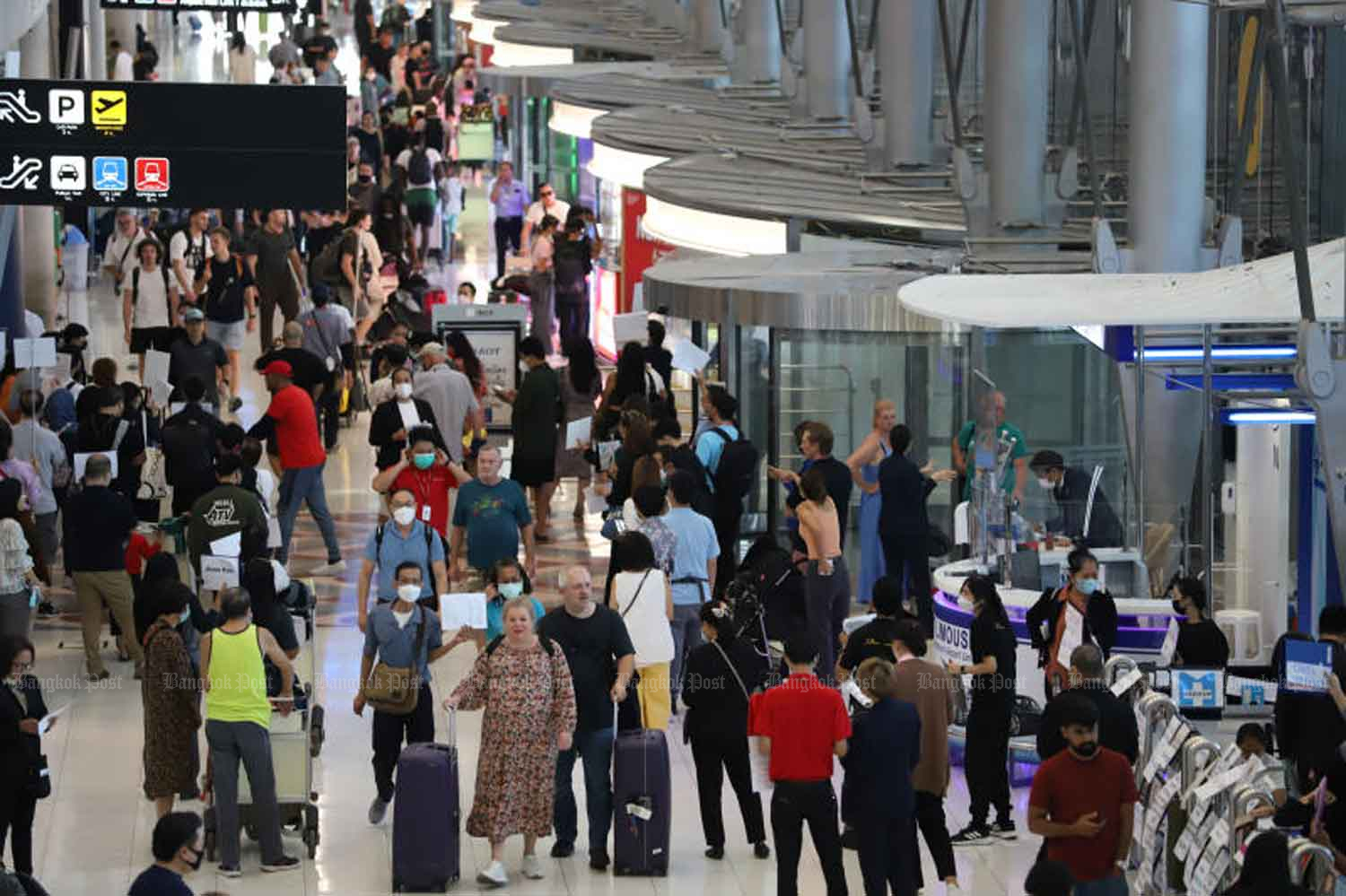 Suvarnabhumi airport is filled with travellers amid a resurgence of international arrivals buoyed by a steady recovery from the Covid-19 pandemic. (Photo: Varuth Hirunyatheb)