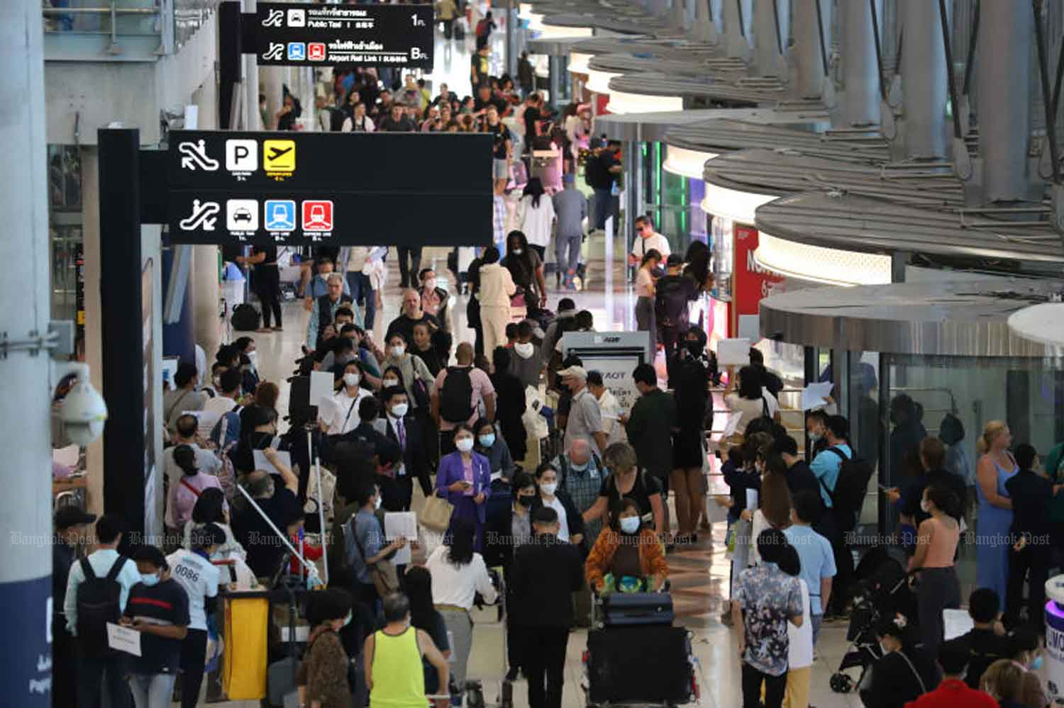 Suvarnabhumi airport is filled with travellers amid a resurgence of international arrivals buoyed by a steady recovery from the Covid-19 pandemic. (Photo: Varuth Hirunyatheb)