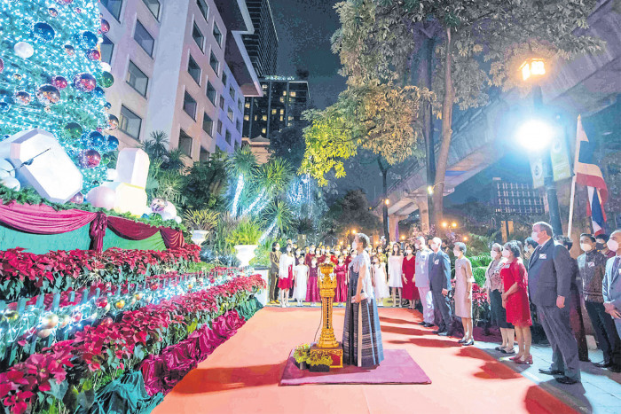 Anantara Siam Bangkok's annual Christmas tree charity project - Vimarsana News