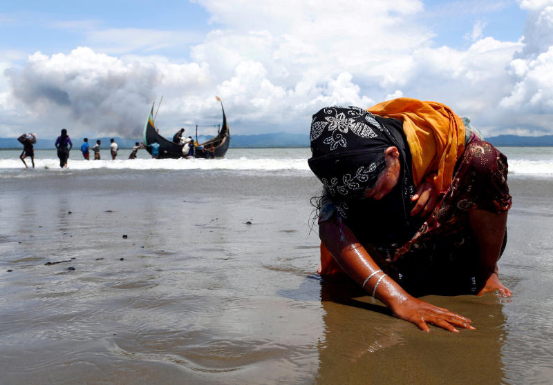 Sri Lankan navy rescues over 100 Rohingya refugees adrift in rough seas