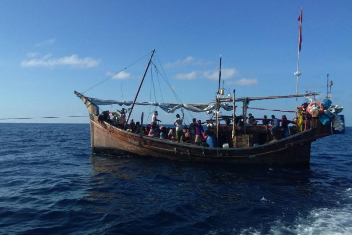Some 100 Rohingya stranded in boat off India's coast, many dead - Vimarsana News