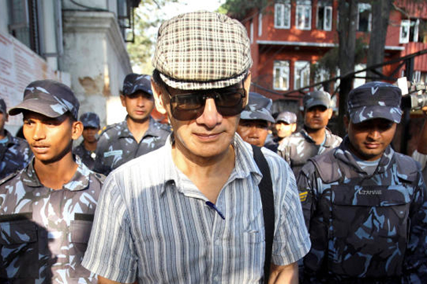 French serial killer Charles Sobhraj leaves the Kathmandu district court in Nepal after his hearing on May 31, 2011. (Reuters photo)