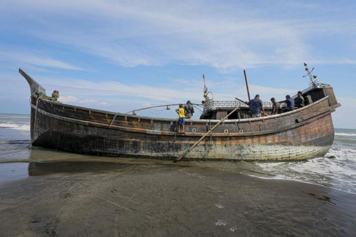 At least 20 reported dead as Rohingya boats land in Indonesia - Vimarsana News