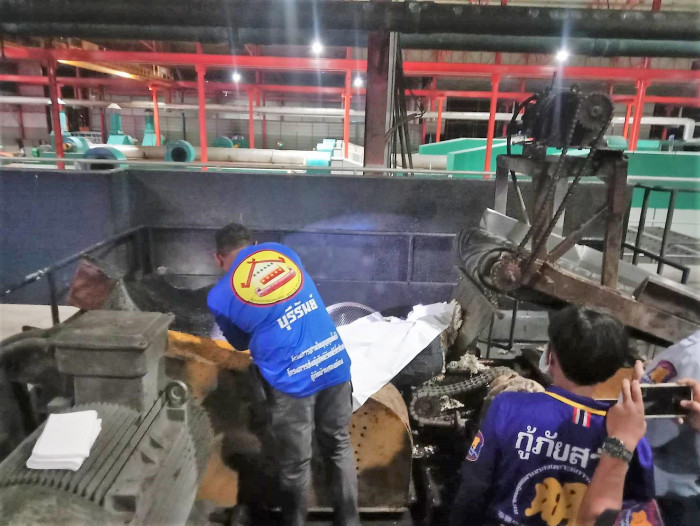 Worker dies trapped by rubber sheeting machine - Vimarsana News