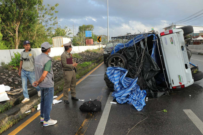 29 illegal migrants arrested after pickup overturns - Vimarsana News