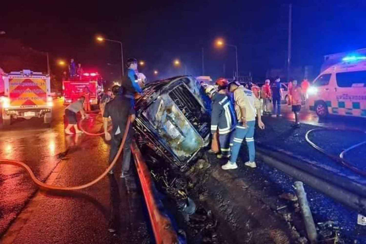 Bangkok Post - 11 burned to death in Korat van crash