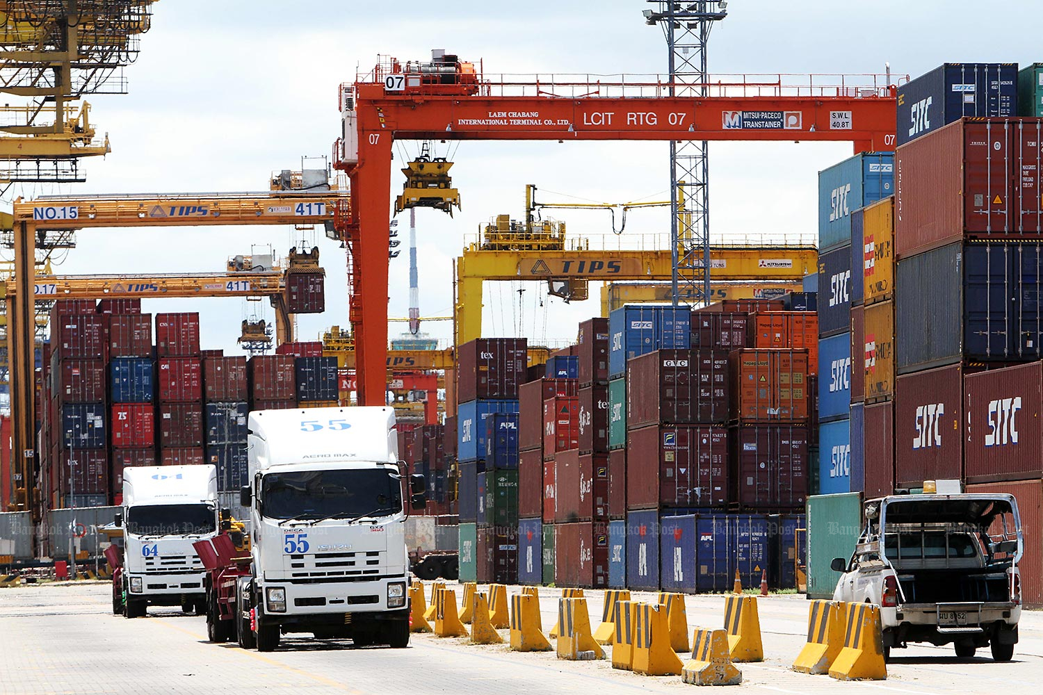 Exports dip for third month in a row in December