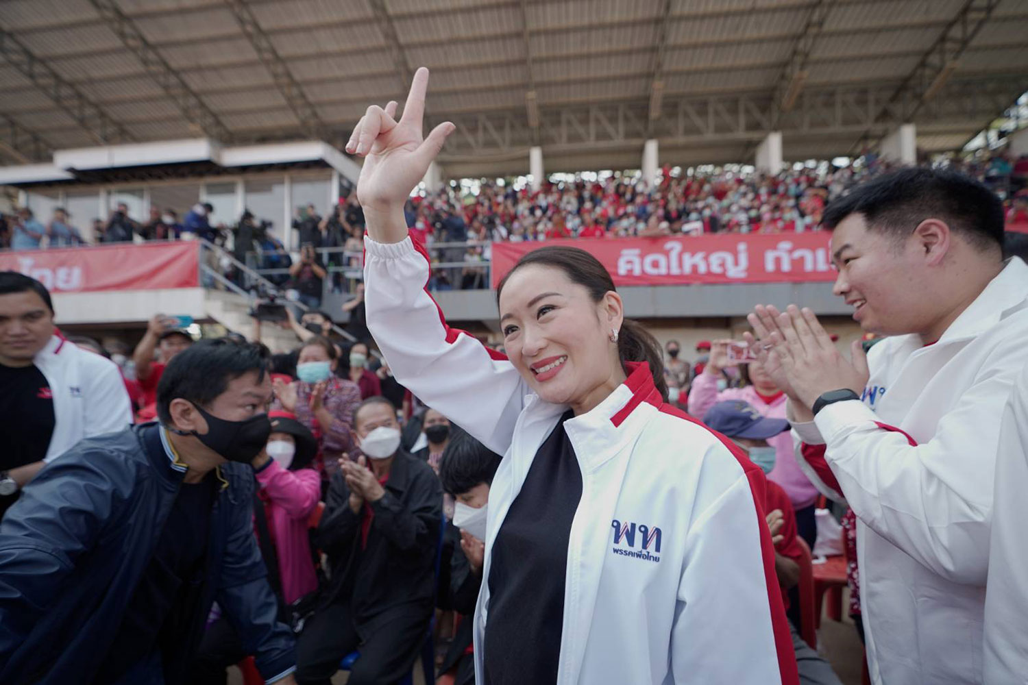 Paetongtarn “Ung Ing” Shinawatra greets supporters at a Pheu Thai pre-election campaign event in Loei province on Friday. The opposition party was campaigning in Nong Khai on Saturday. (Photo supplied)