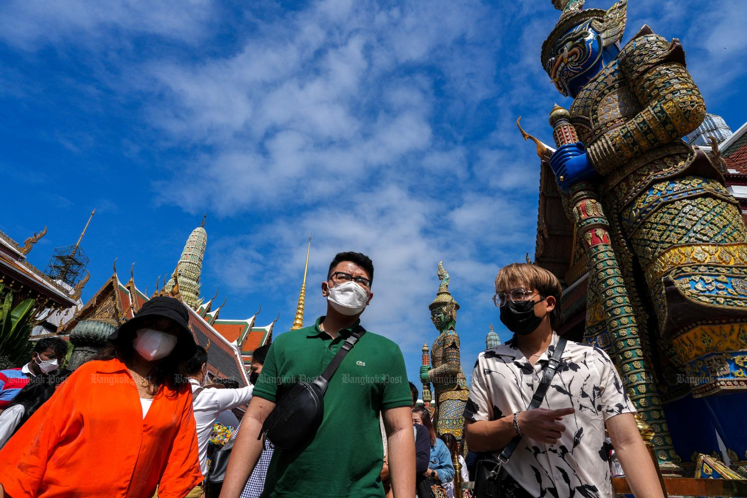 Tourists visit the Grand Palace in Bangkok on Jan 7. Photo by REUTERS