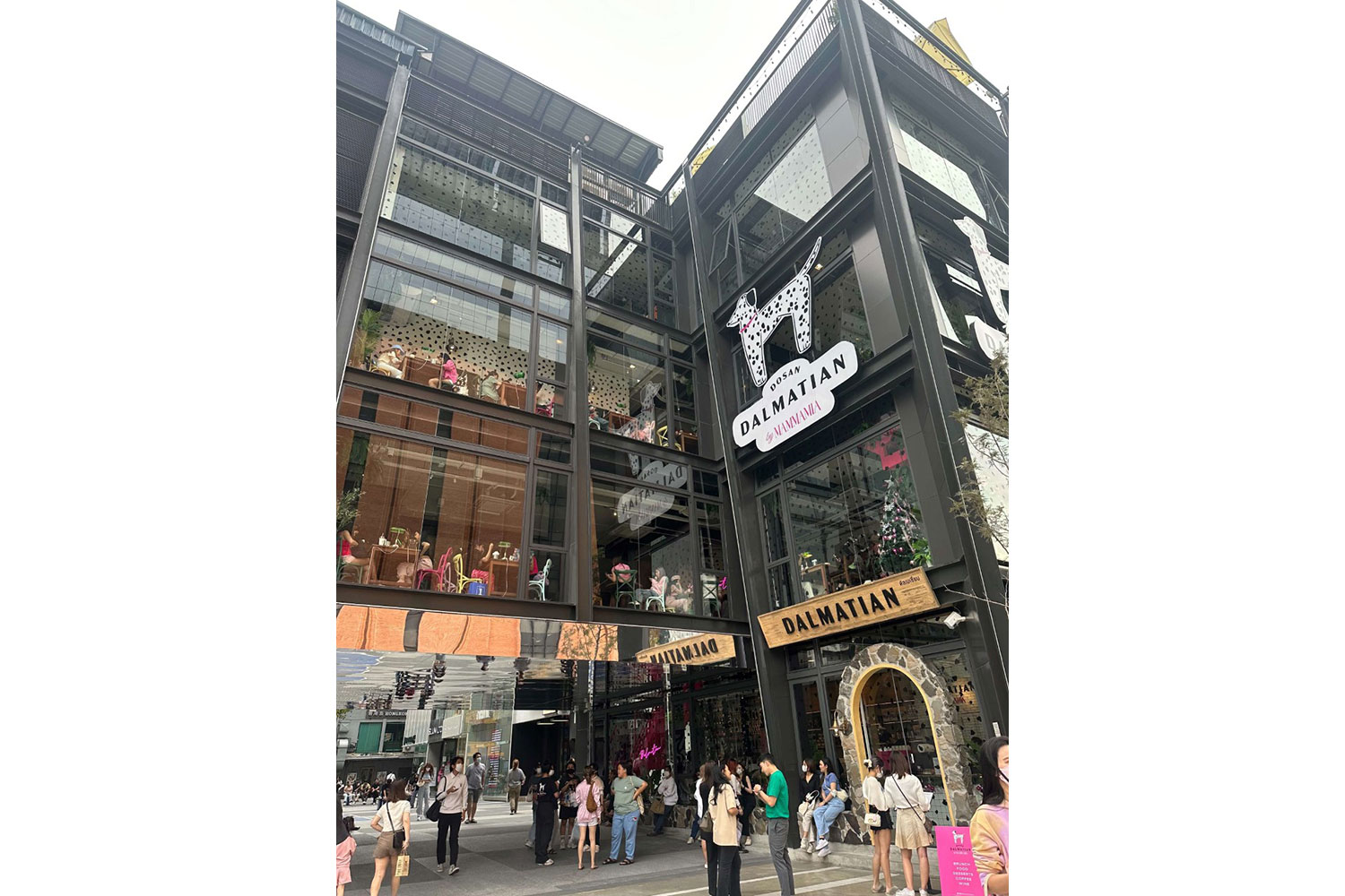 Ruaymaiyood Group expands its empire in Siam Square