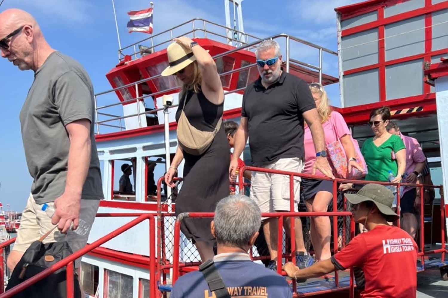 Tourists are visiting Koh Samui in Surat Thani province. (Photo: Supapong Chaolan)