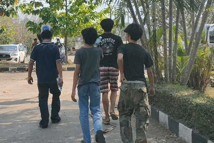 Boys charged with armed robbery of kratom leaves - Vimarsana News