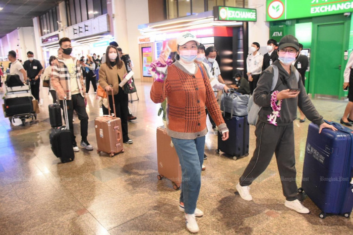 Travel agent attacks tourist - Vimarsana News